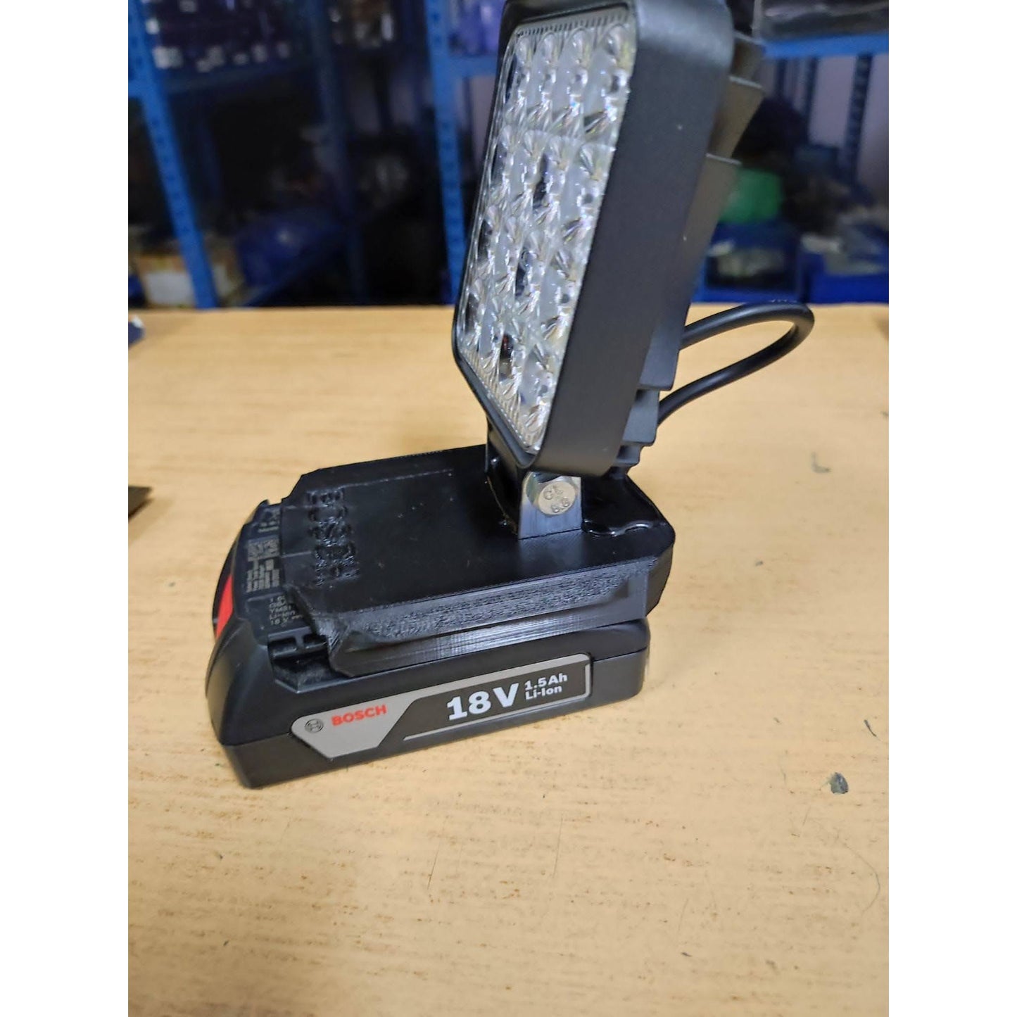 💡Foco de trabajo led compatible con batería Bosch 18v - Miartesaniaen3D